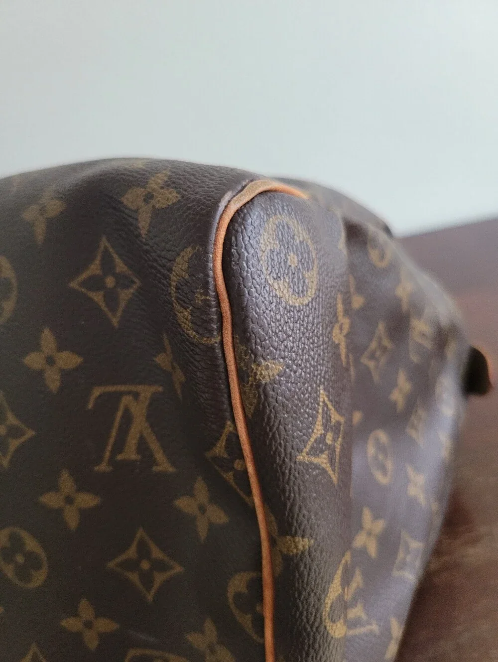 AUTHENTIC Louis Vuitton Speedy 40 Monogram Canvas